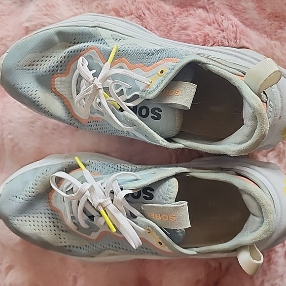 ♥️SOREL RUNNING SHOES! - Picture 4 of 9
